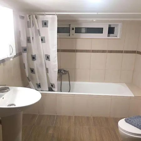 Pleasant In With Balcony Appartement
